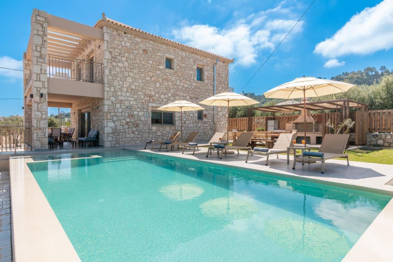 Vila Claudio Stone House *